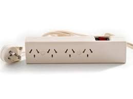  Zapatilla 220V Con Interruptor 4 Tomas 1.50 Mts RICHI (PM561)